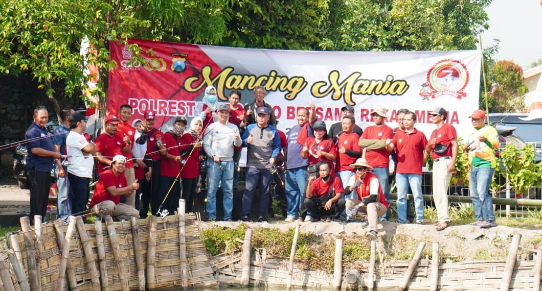 Sambut Hari Bhayangkara ke-76, Polresta Sidoarjo Ajak Rekan Media Mancing Bersama