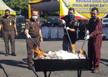 Kejari Sidoarjo Musnahkan Beragam Jenis BB