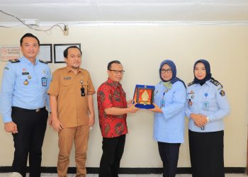 Sambangi Komisi Informasi, Kemenkumham Jatim Komitmen Berikan Pelayanan Informasi yang Cepat, Mudah dan Berbiaya Rendah