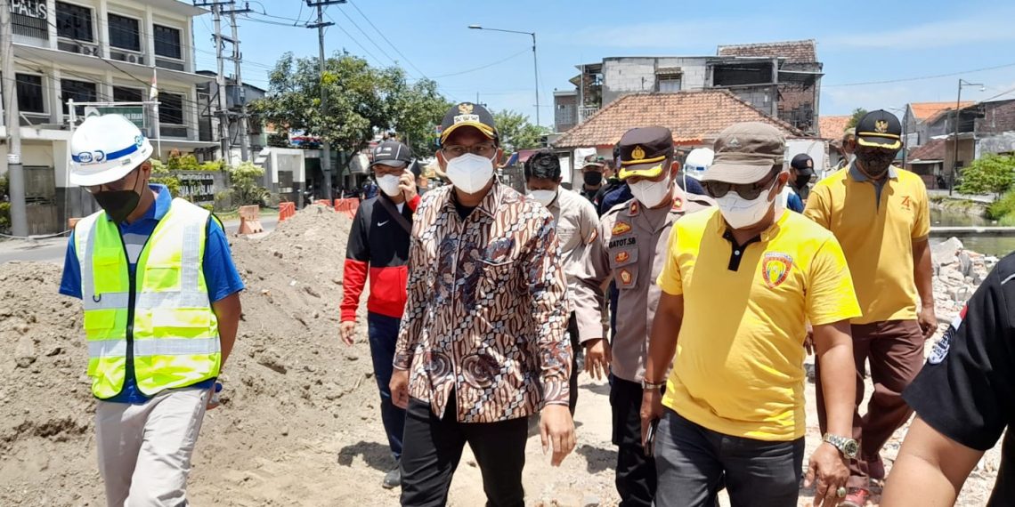 Gus Muhdlor Tinjau Proyek Flyover JPL 64 Krian, Dishub Diminta Turun Urai Kemacetan