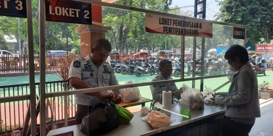 Kangen Suami, Perempuan Ini Nekat Selendupkan Handphone ke Lapas Sidoarjo