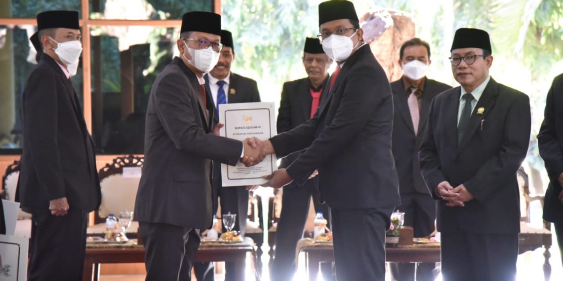 Hari Sucahyono Resmi Jabat Sekwan, Bupati juga Lantik 10 Pejabat Eselon II