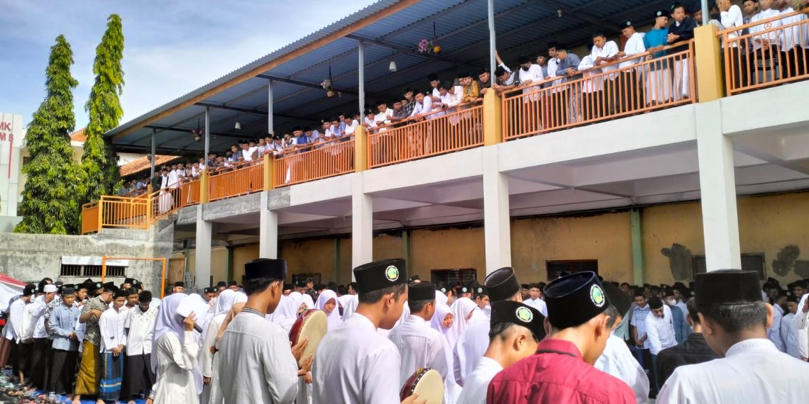 Warnai Peringatan Hari Santri 2022, SMK YPM 8 Sidoarjo Gelar Kerja Bakti hingga Baksos