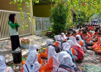 Ratusan Anak Didik di Sidoarjo, Dikenalkan Kelola Sampah di Kampung Edukasi Sampah