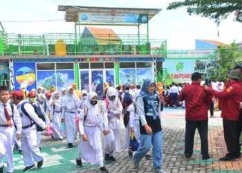 Pelajari Gaya Hidup Berkelanjutan, 150 Siswa SD Muhammadiyah 2, Sidoarjo Kunjungi Kampung Edukasi Sampah