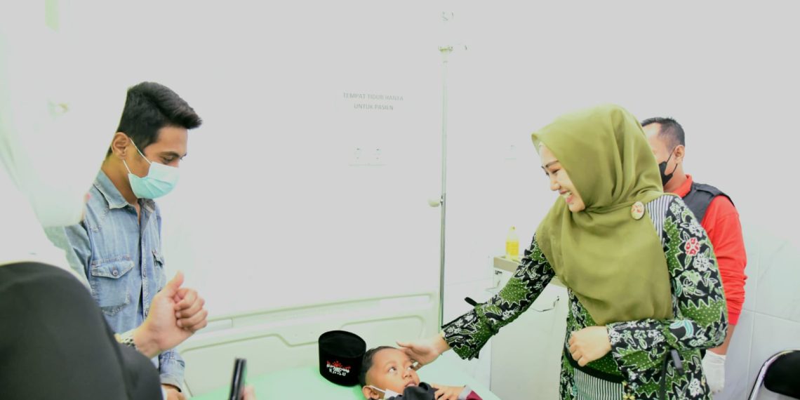 Ning Sasha Apresiasi Puskesmas Jabon Gelar Khitan Massal