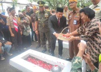 Kenang Pertempuran Lengkong, Kemenhan dan Keluarga Pahlawan Tabur Bunga di TMP Taruna Tangerang
