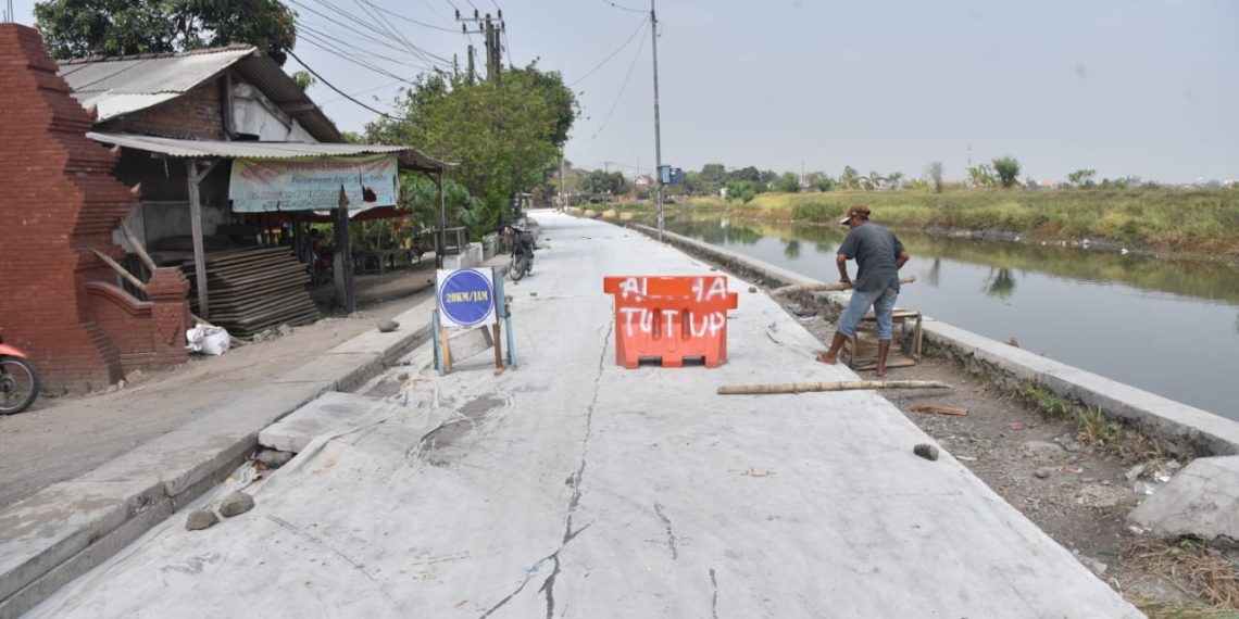 Betonisasi Tulangan-Durungbedug, Kecamatan Candi Capai Progres 36 Persen