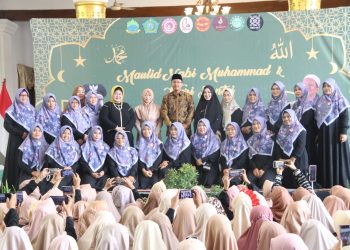 Muslimah Sidoarjo Bersholawat, Gus Muhdlor Ajak Masyarakat Hidupkan Sunnah-Sunnah Nabi