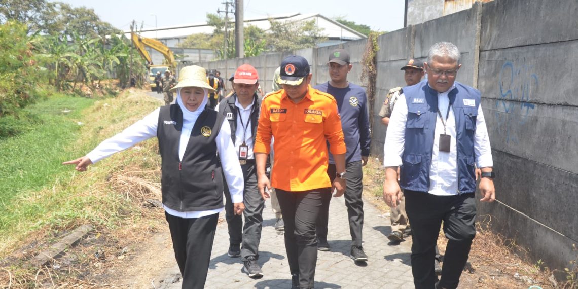 Sungai Jomblong Desa Gemurung Sidoarjo Dibersihkan dan Dikeruk