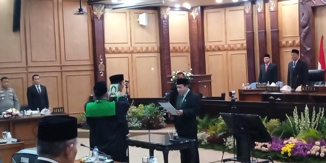 Rizal Fuadi Resmi Jadi Anggota DPRD Sidoarjo, PAW Almarhum Musauwimin
