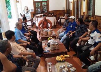 Buruh Sidoarjo Demo Tuntut Kenaikan Upah 2024 sebesar 15 persen