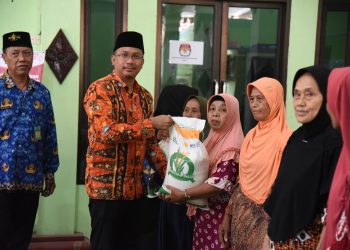 Bupati Sidoarjo Salurkan Bantuan Pangan Tahap II kepada 93.635 KPM