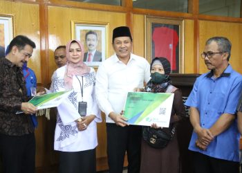 RS. Delta Surya Salurkan CSR Berupa Jaminan Ketenagakerjaan Bagi Pekerja Rentan