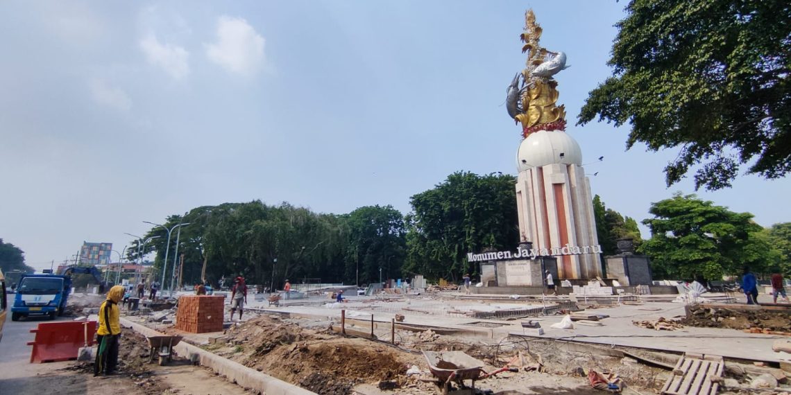 Ditata Gus Muhdlor, Wajah Alun-alun Sidoarjo Kini Tampak Estetik dan Bersih Tanpa Kabel
