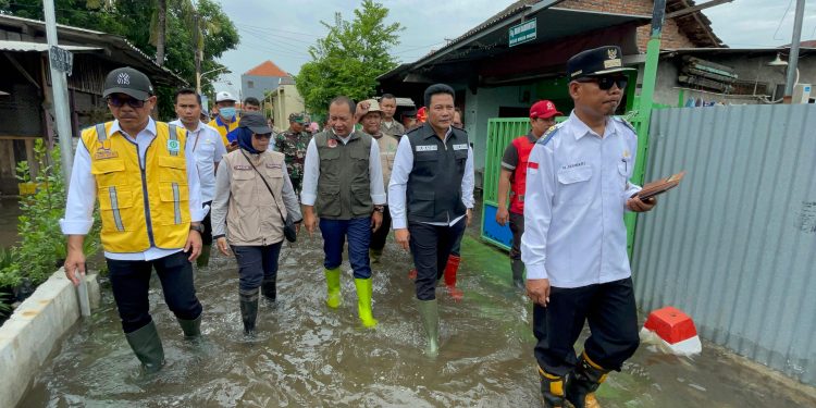 Banjir di Wilayah Waru, Wabup Subandi Mengharapkan Dinas PU Pengairan Provinsi Segera Normalisasi Sungai Buntung