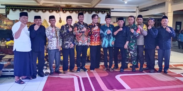 Ruwah Desa Sidokepung, Bupati Gus Muhdlor Minta Masyarakatnya Guyub Rukun