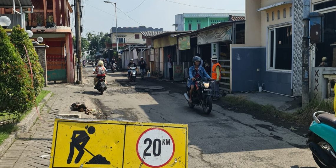 Pemkab Sidoarjo Kebut Perbaikan Jalan Keling Jumputrejo, Jalan Ditinggikan 15 cm