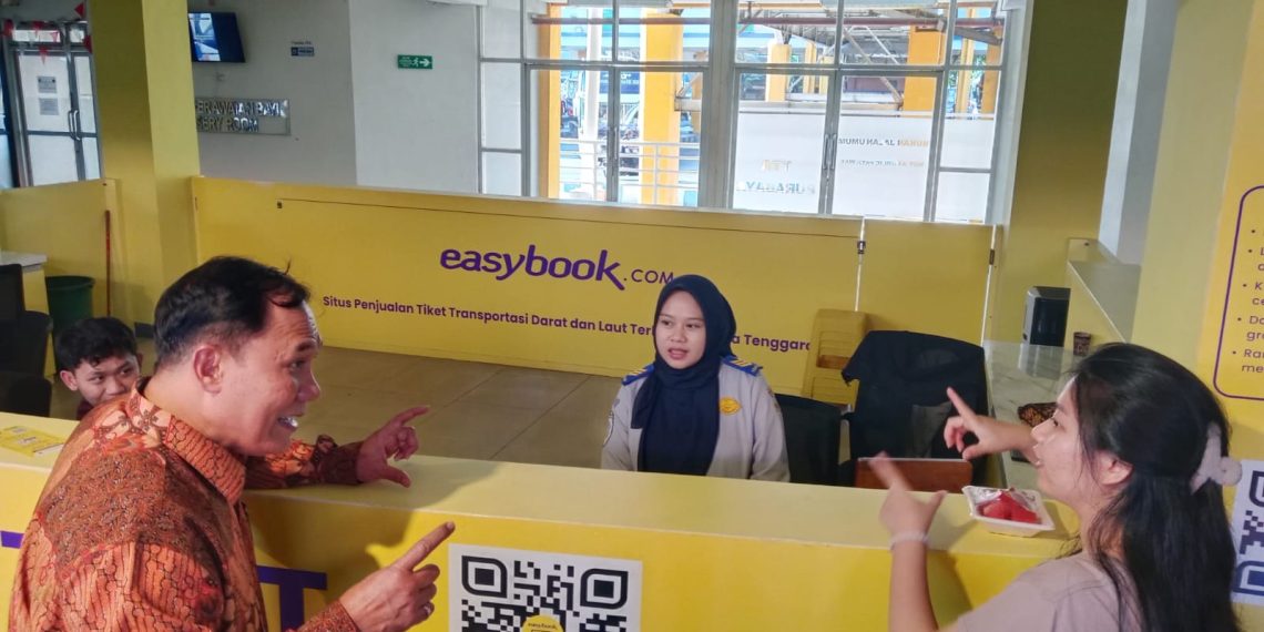 Tinjau Terminal Purabaya, Ir H Bambang Haryo Usulkan Tambahan Pelayanan Konsumen