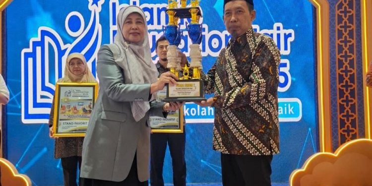 TK,SD,dan SMP Al Falah Darussalam Tropodo Waru Ukir Pretasi Gemilang di Islamic Education Fair 2025
