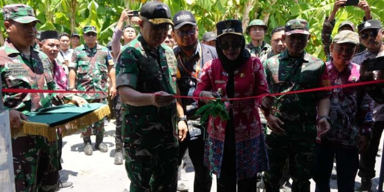 Wabup Sidoarjo dan Dandim 0816 Meresmikan Sumur Bor BMH di Desa Kedondong