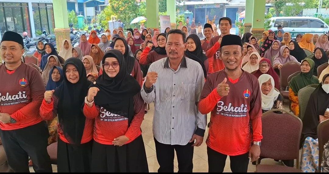 SMK Sepuluh Nopember Sidoarjo Gelar Bakti Sosial di Balai Desa Prasung
