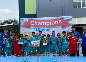 MINU KH Mukmin Sidoarjo Raih juara 1 Futsal Champion Alfifour Cup