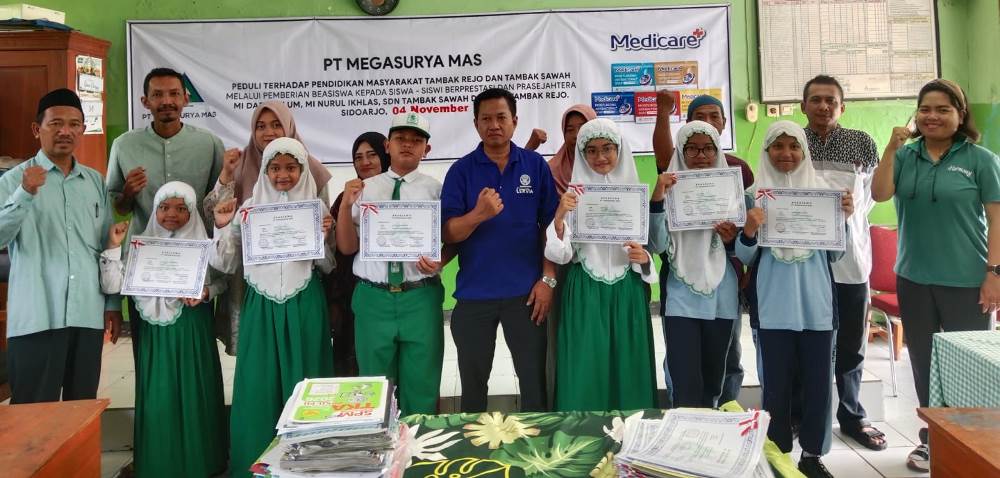 Sambut Ajaran Baru, PT. Megasurya Mas Serahkan Beasiswa Untuk Siswa Siswi Berprestasi dan Prasejahtera