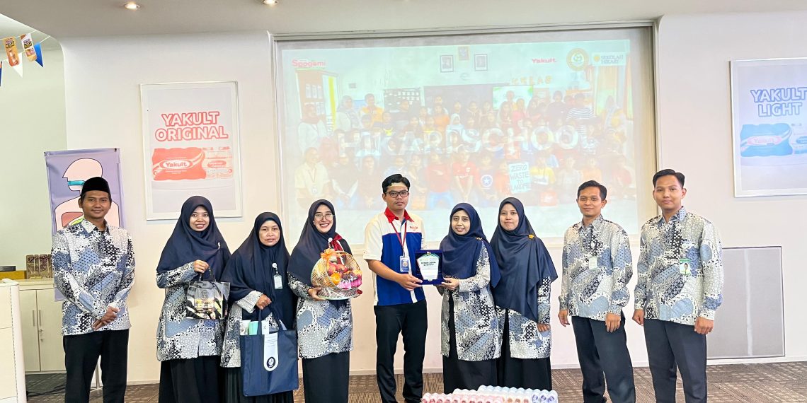 Berita Kunjungan ODL SD Al Falah Darussalam 2 ke PT Yakult Persada