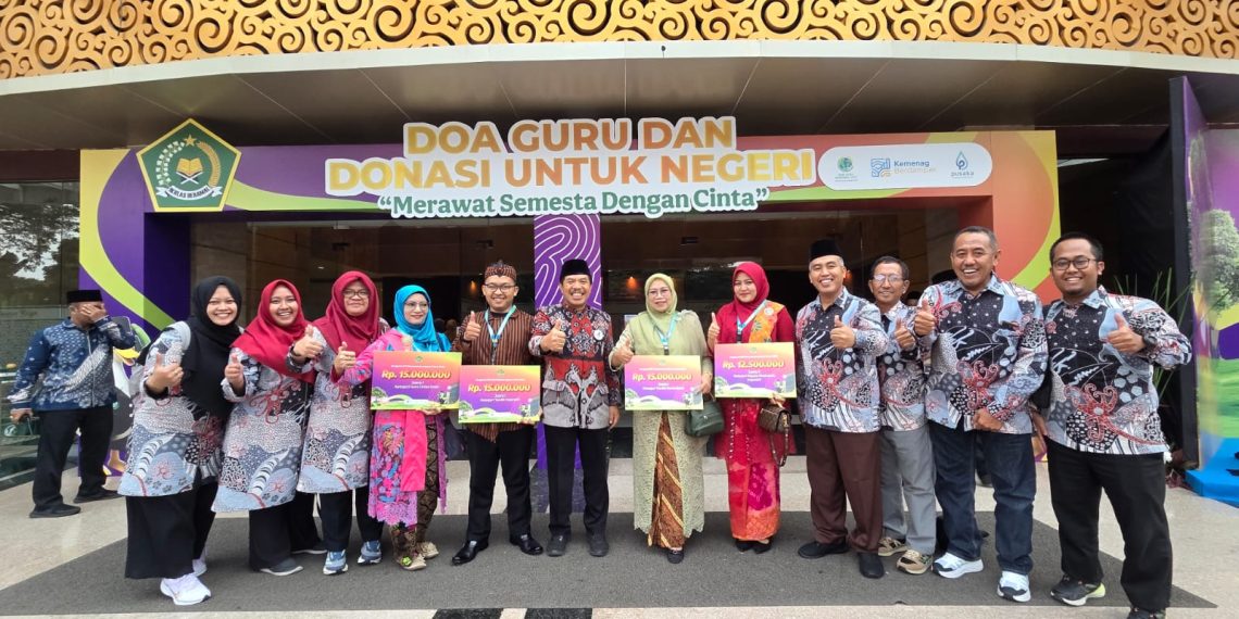 Guru Menginspirasi Umi Salamah Raih Juara 2 Nasional Kepala Madrasah Inspiratif