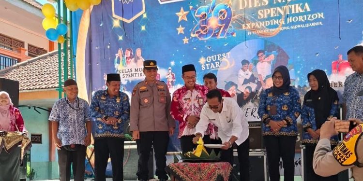 SMP Negeri 3 Krian Rayakan Dies Natalis ke-39 dengan Semangat Mendunia