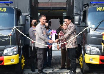 Polresta Sidoarjo Dapat Tambahan Dua Kendaraan Operasional, Hibah dari Pemkab  Sidoarjo
