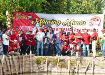 Sambut Hari Bhayangkara ke-76, Polresta Sidoarjo Ajak Rekan Media Mancing Bersama