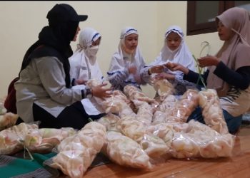 Begini Keseruan Siswa ICP, SD Al Falah Darussalam 2, Berkunjung ke Produsen Krupuk di Sidoarjo