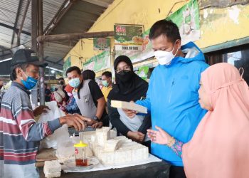 Polresta Sidoarjo Gelar Vaksinasi di Pasar Tradisional Sidoarjo