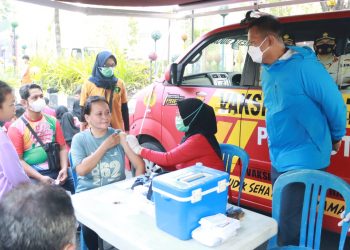 Kapolresta Sidoarjo Cek Layanan Vaksinasi Booster di Tempat Publik