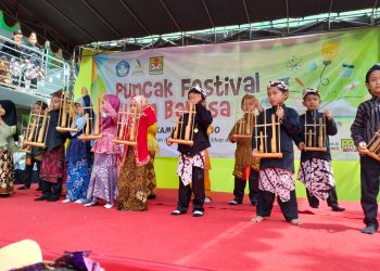 SDTI Insan Kamil Sidoarjo Gelar Festival Bulan Bahasa, Meriahkan Hari Sumpah Pemuda 2022