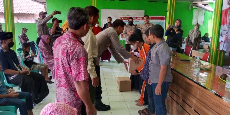 Agenda Baksos, Polresta Sidoarjo Bagikan Santunan ke 50 Anak Yatim-Piatu