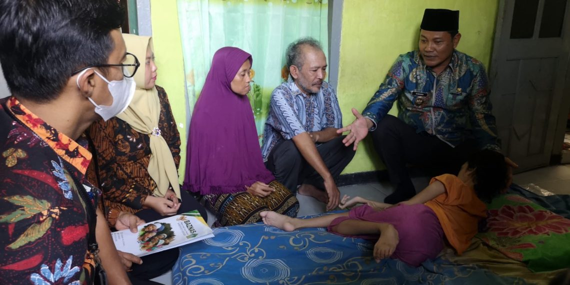 Subandi Sambangi Remaja Sidoarjo, Penderita Celebral Palsy