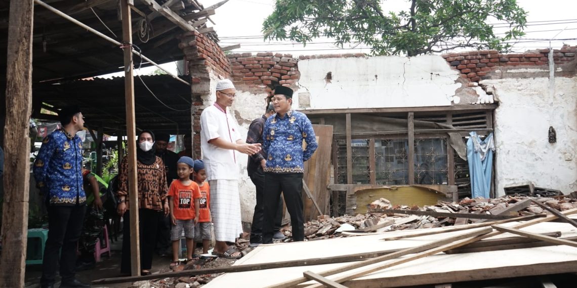 Subandi Beri Bantuan untuk Warga Terdampak Hujan dan Angin Kencang