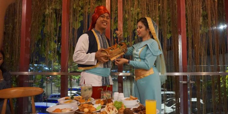 Nasi Bumbung Patrol, Buka Puasa Ala Santri di Favehotel Sidoarjo