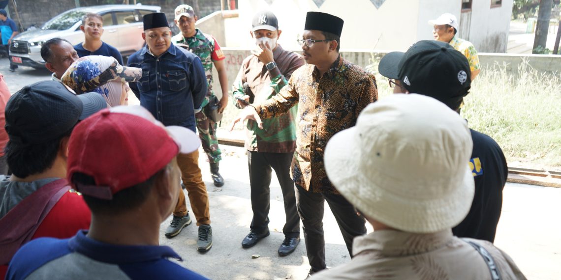 Sidak Ruas Krembung-Mojoruntut, Gus Muhdlor Dorong Proyek Jalan Beton di Sidoarjo Selesai Tepat Waktu