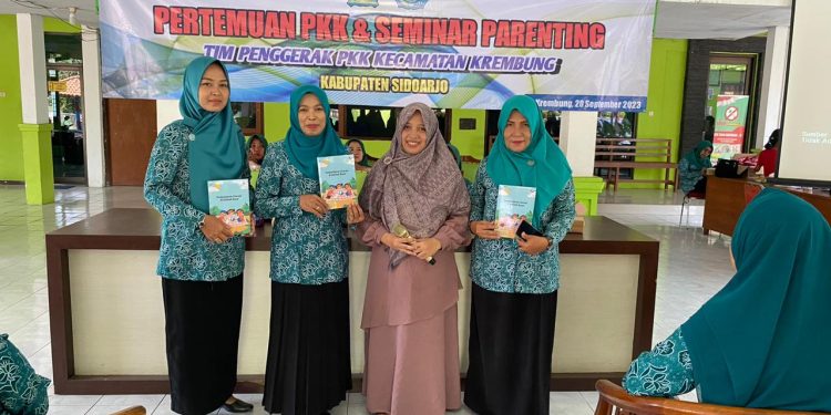 TP PKK Desa se Kecamatan Krembung Antusias Ikuti Seminar Parenting