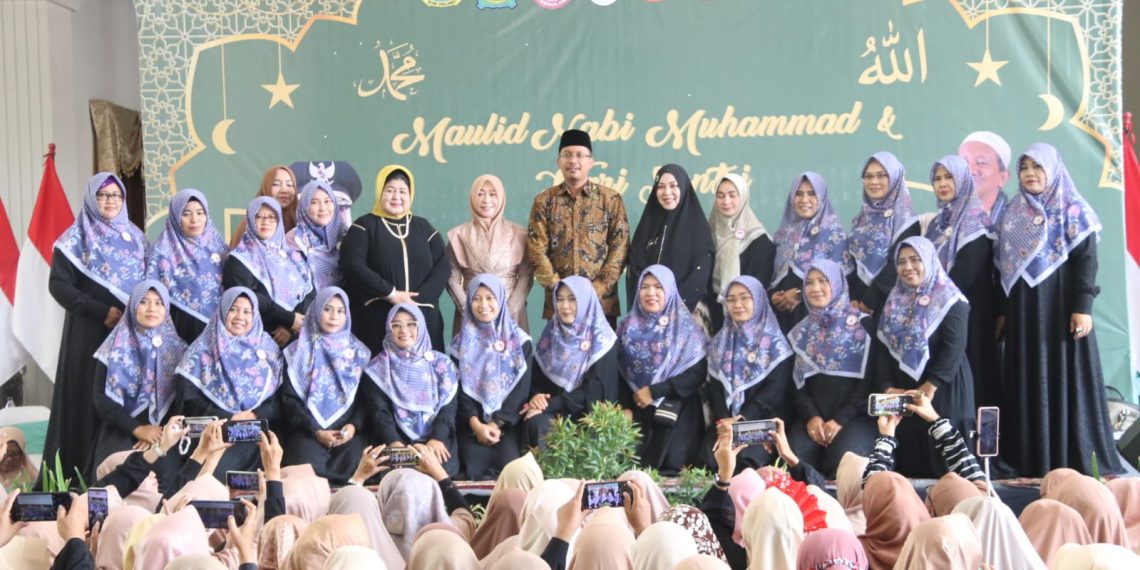 Muslimah Sidoarjo Bersholawat, Gus Muhdlor Ajak Masyarakat Hidupkan Sunnah-Sunnah Nabi