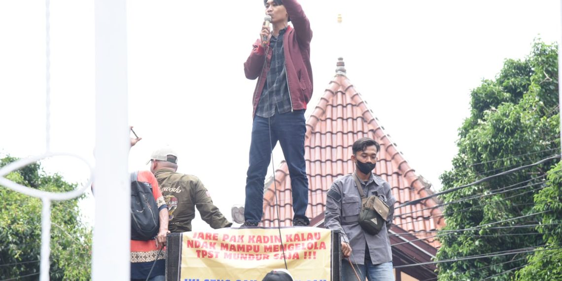 Pendemo di Pendopo Sidoarjo Bukan Petugas Kebersihan dari DLHK