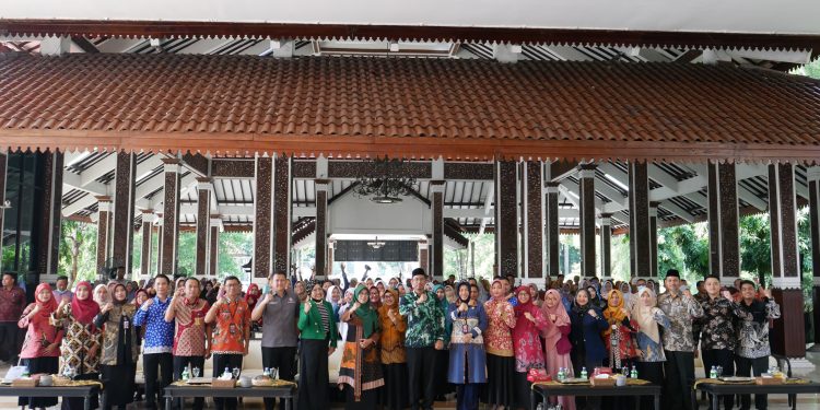 Peringati Hari Gizi Nasional, Gus Muhdlor : Penuhi Protein Hewani, Menuju Zero Stunting