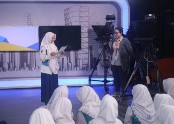 Kenalkan Dunia Pertelevisian, Siswa SMP Al Muslim Kunjungi JTV Surabaya