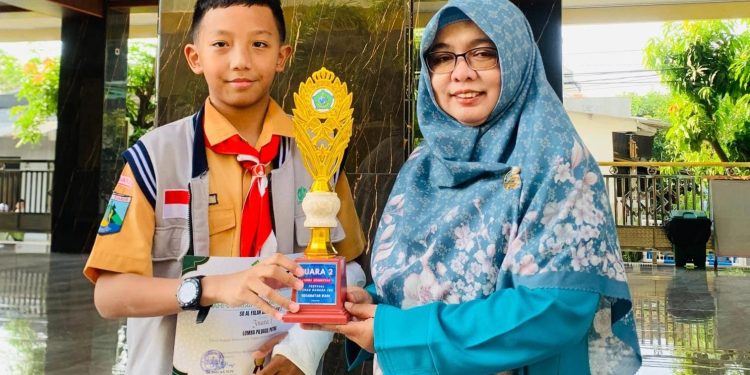 Sekolah Internasional,SD Al Falah Darussalam 2,Borong Piala Lomba Berbahasa Jawa