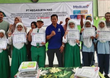 Sambut Ajaran Baru, PT. Megasurya Mas Serahkan Beasiswa Untuk Siswa Siswi Berprestasi dan Prasejahtera