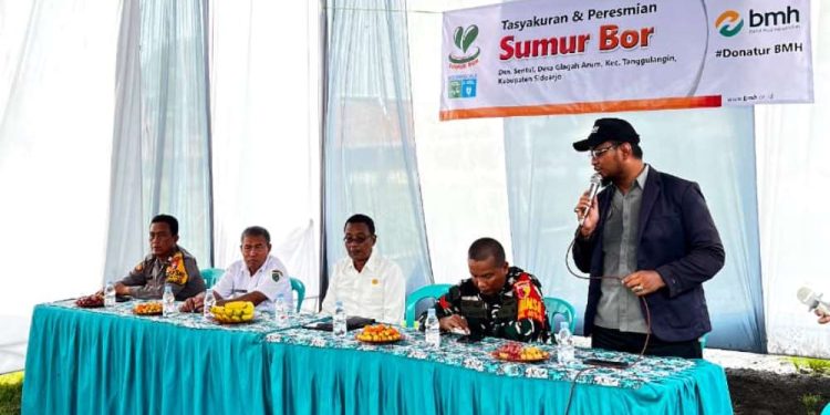 BMH Unit Sidoarjo Bersama Perangkat Desa serta Donatur BMH Resmikan Sumur Bor di Desa Pelosok Sidoarjo.